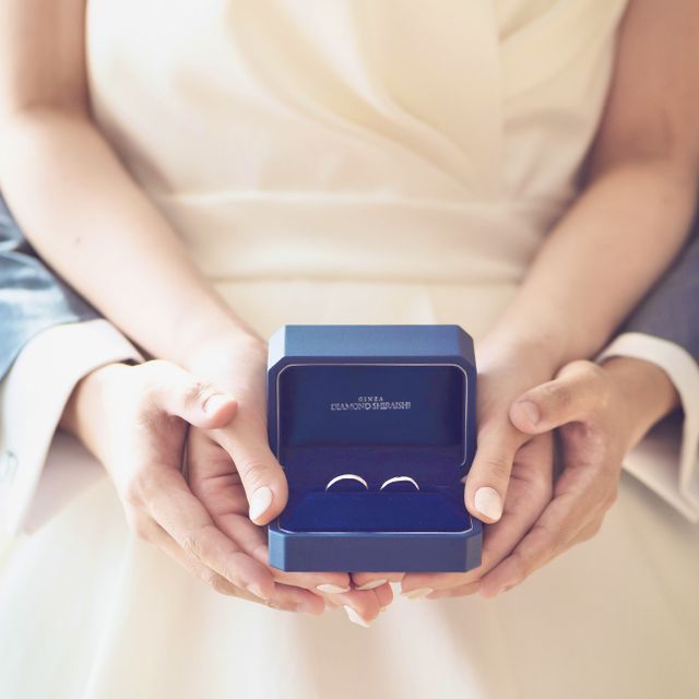 【銀座ダイヤモンドシライシの口コミ】 少しカーブのあるデザインで指に沿い、ダイヤモンドも入っていて綺麗です…