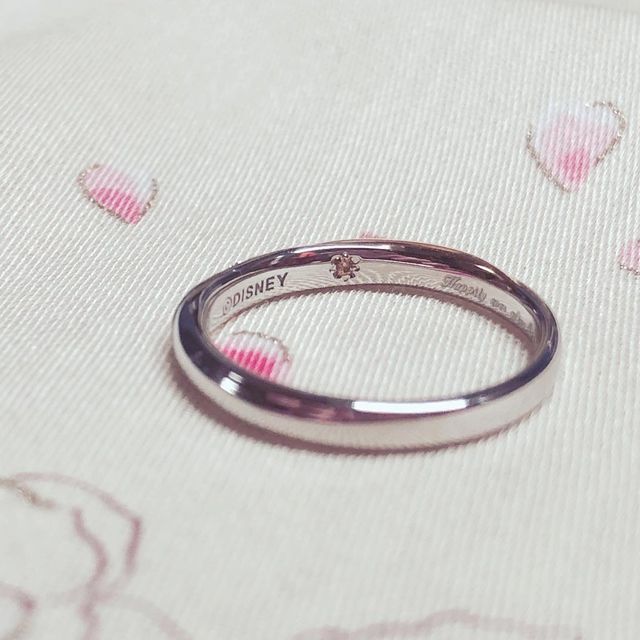 【JKPLANET(JKプラネット)の口コミ】 美女と野獣をイメージした結婚指輪を探していて、その中でも華やかなデザ…