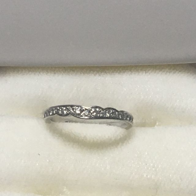 【俄(にわか)の口コミ】 友人が俄の結というシリーズを購入しており、指輪に対する思いやストーリ…