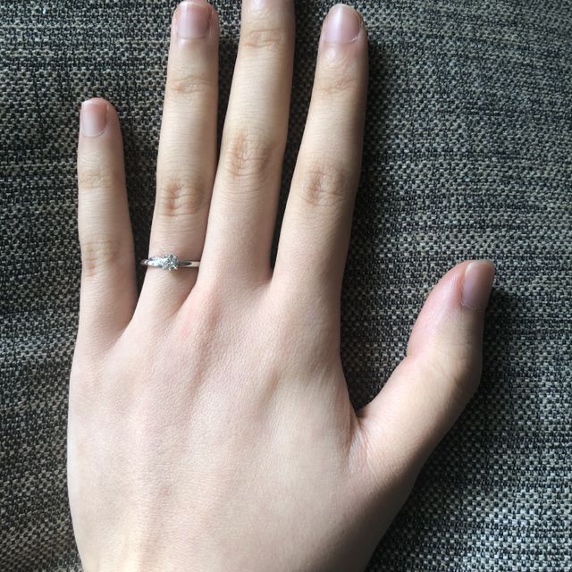 【俄(にわか)の口コミ】 デザインがシンプルで、主張が激しくないのにかわいらしく、何歳になって…