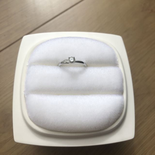 【俄(にわか)の口コミ】 デザインがシンプルで、主張が激しくないのにかわいらしく、何歳になって…