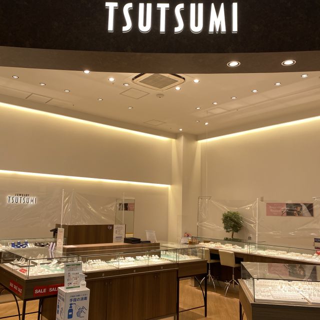 【ジュエリーツツミ(JEWELRY TSUTSUMI)の口コミ】 婚約指輪も結婚指輪も両方欲しかったので、最初はバラバラに組み合わせて…