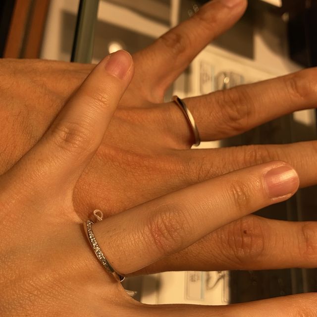 【銀座ダイヤモンドシライシの口コミ】 デザインが迷っていたブランドよりもシンプルで大人っぽく、これから先を…
