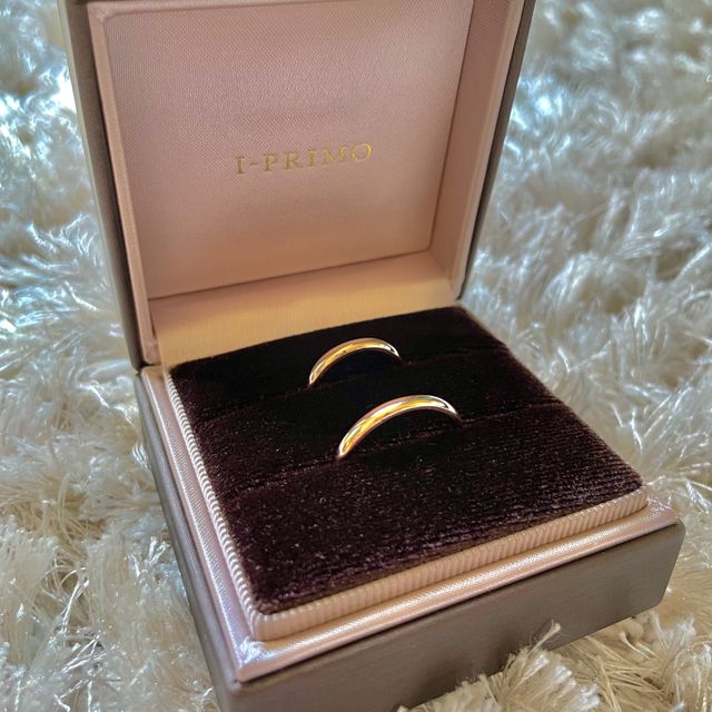 【アイプリモ(I-PRIMO)の口コミ】 デザインはシンプルを求めていました。この指輪を見た時、正直一目惚れで…