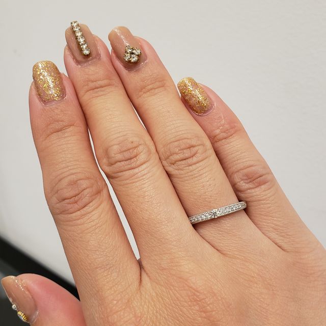 【エクセルコダイヤモンド(EXELCO DIAMOND)の口コミ】 何店舗か行きましたが、このリングのデザインが私の中で1番ツボでした。ゴ…