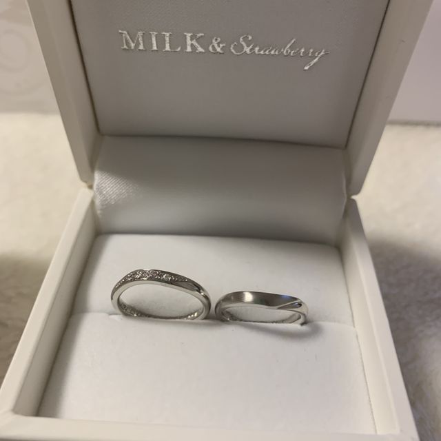 【MILK&Strawberry(ミルクアンドストロベリー)の口コミ】 やはりピンクダイヤモンドが可愛いいのと、シンプルすぎずかつ主張しすぎ…