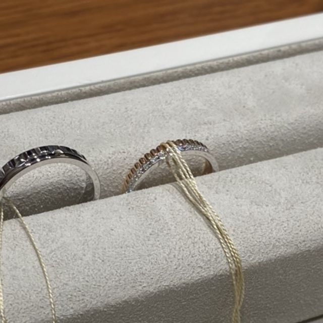 【ブシュロン(BOUCHERON)の口コミ】 キャトルのピンクゴールドです。エタニティリングでダイヤとピンクゴール…