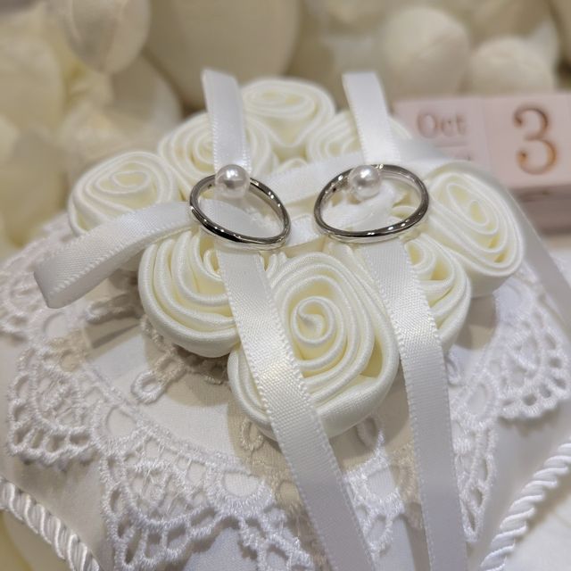 【4℃ BRIDAL(ヨンドシーブライダル)の口コミ】 リングの内側に1つの原石を分かちあって作られるワンフィニティダイヤモン…