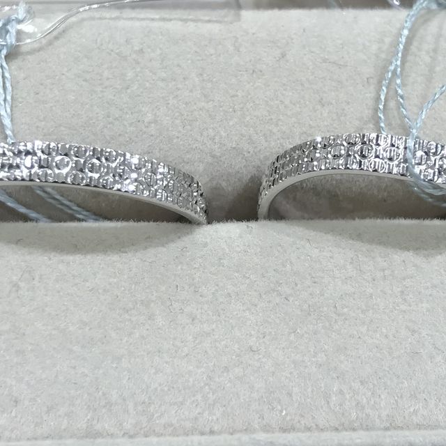 【輪-RIN-の口コミ】 細かいカットを施しているとのことで、非常にキラキラして目をひきました…