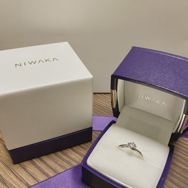 【俄(にわか)の口コミ】 元々、婚約指輪は欲しいなと思っていましたが、王道の『カルティエ』『テ…