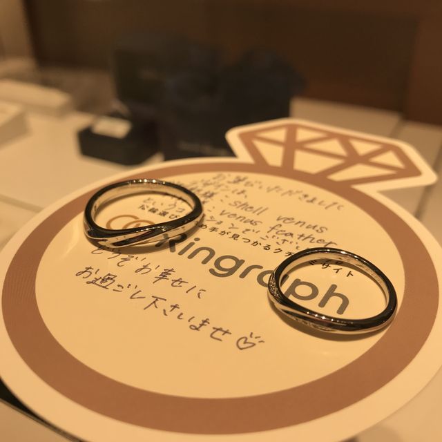 【銀座ダイヤモンドシライシの口コミ】 男性の方の指輪にサファイアが嵌めてあったので、もともとシークレットス…