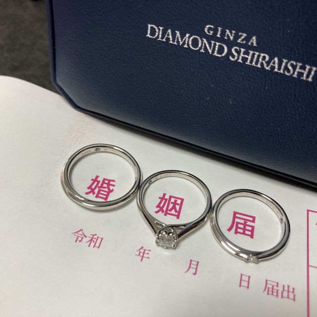 【銀座ダイヤモンドシライシの口コミ】 指輪自体派手なデザインのものからシンプルなデザインのものまでとても幅…