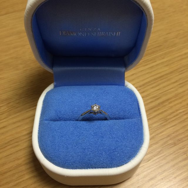 【銀座ダイヤモンドシライシの口コミ】 指輪自体に関しては、シンプルでデザインに飽きがこなさそうなもの探して…