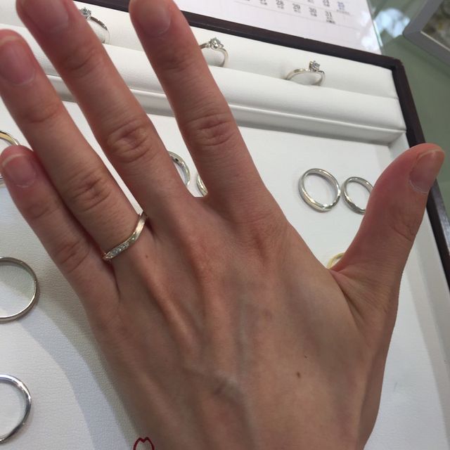 【杢目金屋(もくめがねや)の口コミ】 プラチナがいいなと思って探していました。形にこだわりはありませんでし…