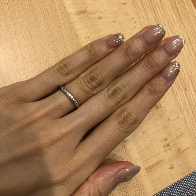 【ラザール ダイヤモンド(LAZARE DIAMOND)の口コミ】 日常使いに邪魔なくできるシンプルすぎない指輪を探しました。またブラン…