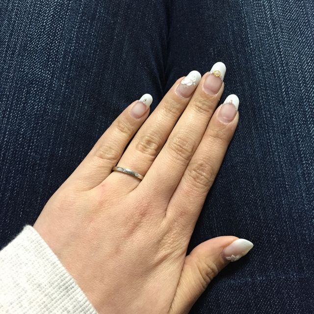 【カルティエ(Cartier)の口コミ】 前と後ろで２つのデザインが楽しめる。
１つはシンプルなリング(普通の丸)…