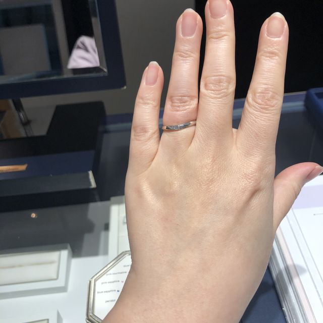 【銀座ダイヤモンドシライシの口コミ】 何種類か気に入ったものがありましたが、その中で婚約者が気に入った指輪…