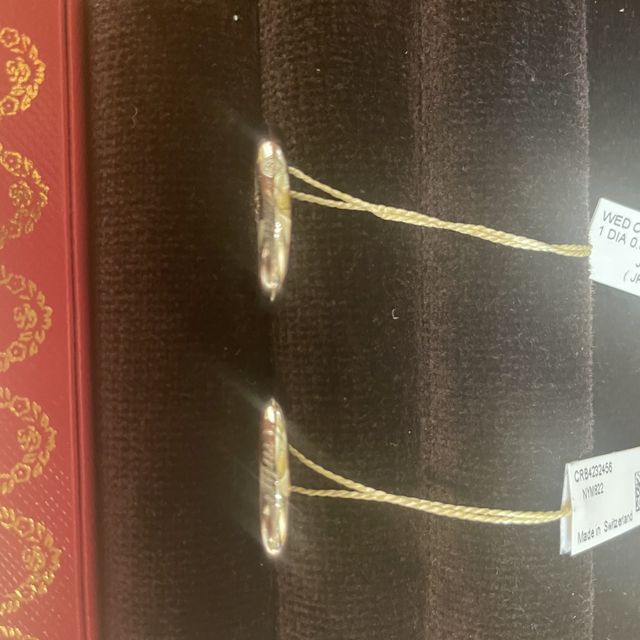 【カルティエ(Cartier)の口コミ】 ホームページでチェックしてた指輪を見せて頂きました。思ってたより通り…