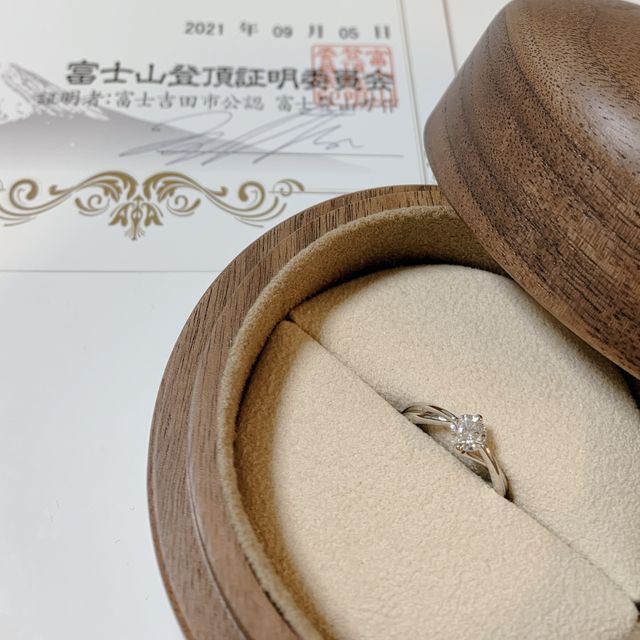 【COLANY(コラニー)の口コミ】 デザインがかわいく、花をモチーフにしているところが決め手でした。
一番…