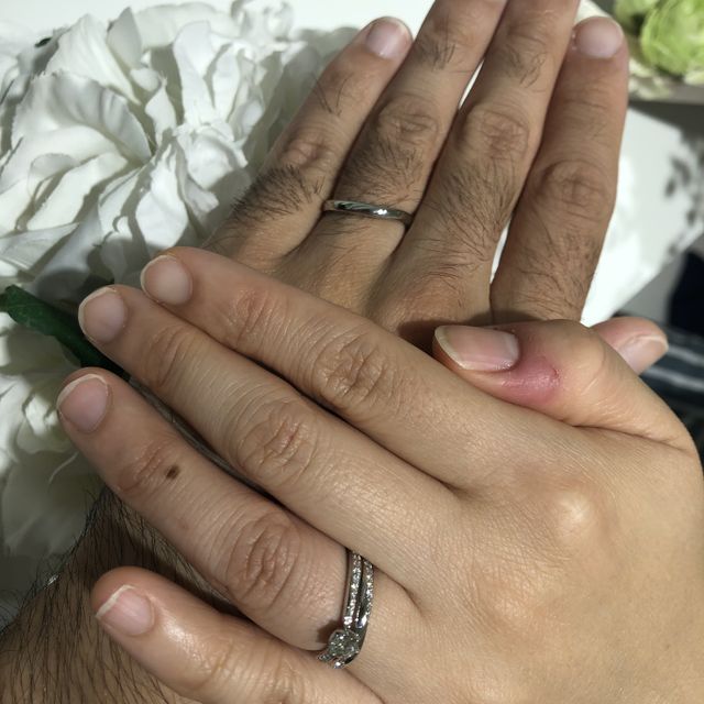 【4℃ BRIDAL(ヨンドシーブライダル)の口コミ】 まず知名度のある4℃であったこと、シンプルなデザインかつ、婚約指輪は豪…