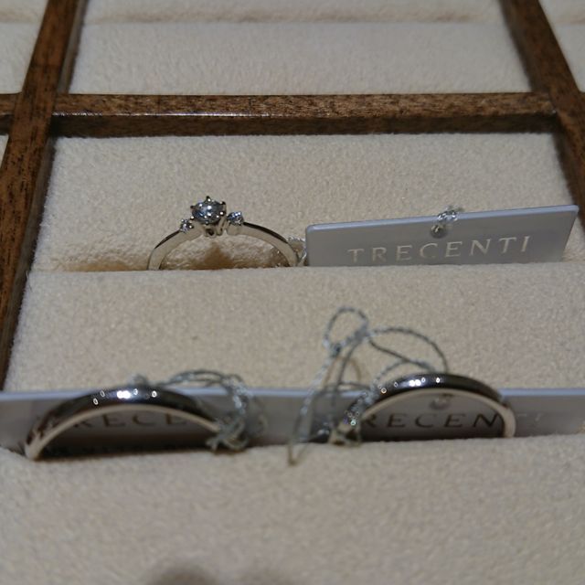 【TRECENTI(トレセンテ)の口コミ】 色のくすみがなく、周りとかぶらないものを選びたかったため、プラチナで…