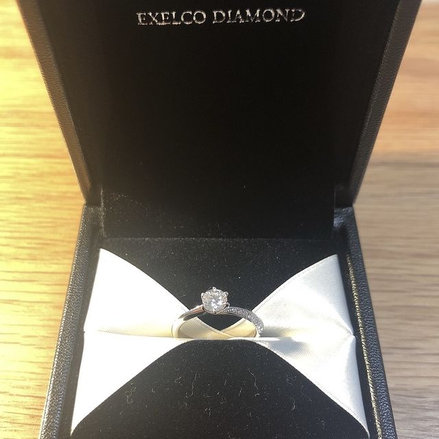 【エクセルコダイヤモンド(EXELCO DIAMOND)の口コミ】 来店前にHPを見て3つほど候補がありましたが、メレダイヤの入ったウエーブ…