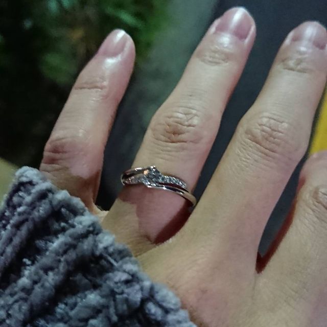 【Mariage ent(マリアージュエント)の口コミ】 婚約指輪はいくつかのブランドとデザインに目星をつけて、何ヵ所かショッ…