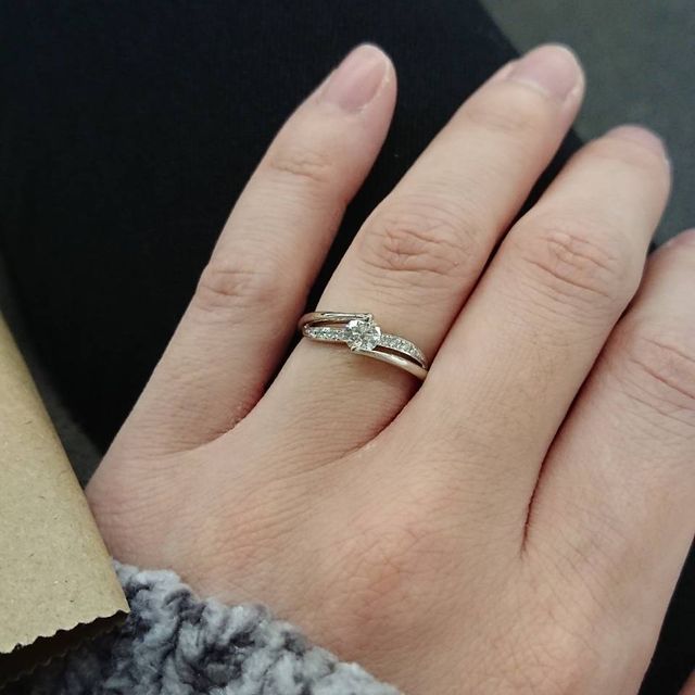 【Mariage ent(マリアージュエント)の口コミ】 婚約指輪はいくつかのブランドとデザインに目星をつけて、何ヵ所かショッ…