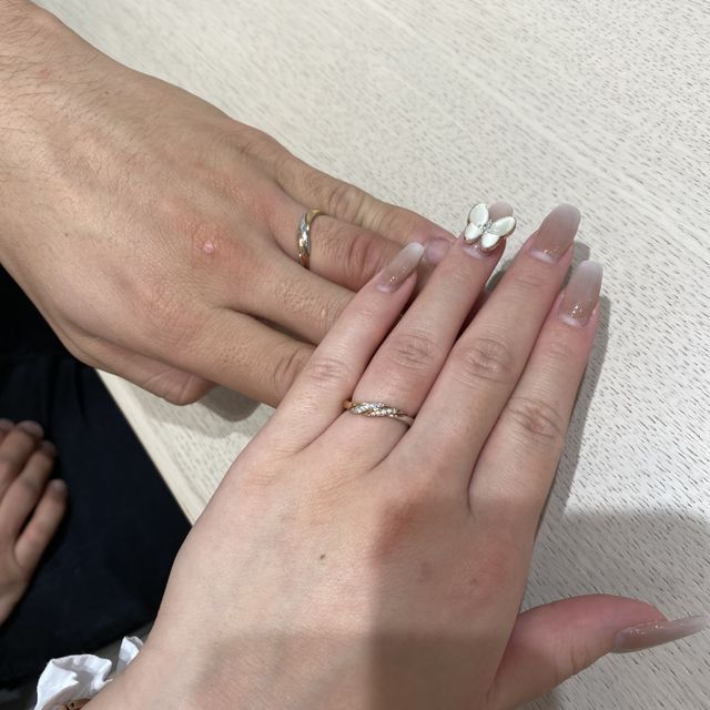 【アイプリモ(I-PRIMO)の口コミ】 2色入っているところです。また、他にも被らないデザインに気に入っていま…