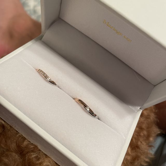 【Mariage ent(マリアージュエント)の口コミ】 まず、どこのお店がいいかと2人で話し合い、さまざまな商品が店に並べてあ…