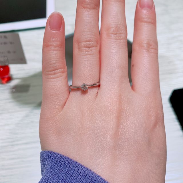 【TRECENTI(トレセンテ)の口コミ】 縛りがあり、繊細に見えて良い。
ダイヤモンドの説明がきちんとしていただ…