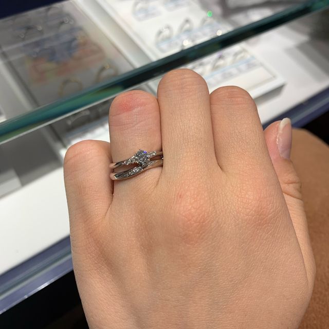 【銀座ダイヤモンドシライシの口コミ】 婚約指輪をプロポーズの際に彼に貰いましたが、ダイヤモンドシライシさん…