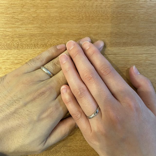 【出雲結(いずもゆい)の口コミ】 指輪のデザインが写真で見るよりも実物の方が素敵でした。
男性の指輪は太…