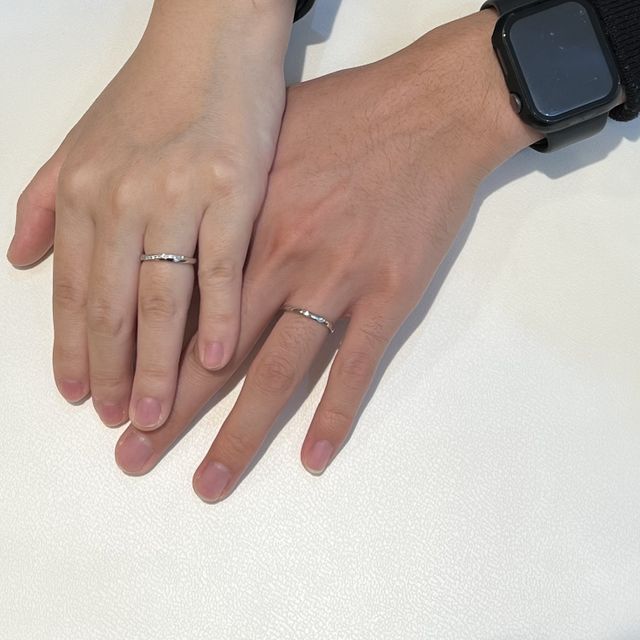 【SIND BAD(シンドバット)の口コミ】 リング自体が細くダイヤが沢山着いてるのにも関わらず派手さがそこまでな…