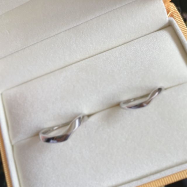 【ケイウノ ブライダル(K.UNO BRIDAL)の口コミ】 それぞれの指の形に合って、かつペア感の出るものを作っていただきました…