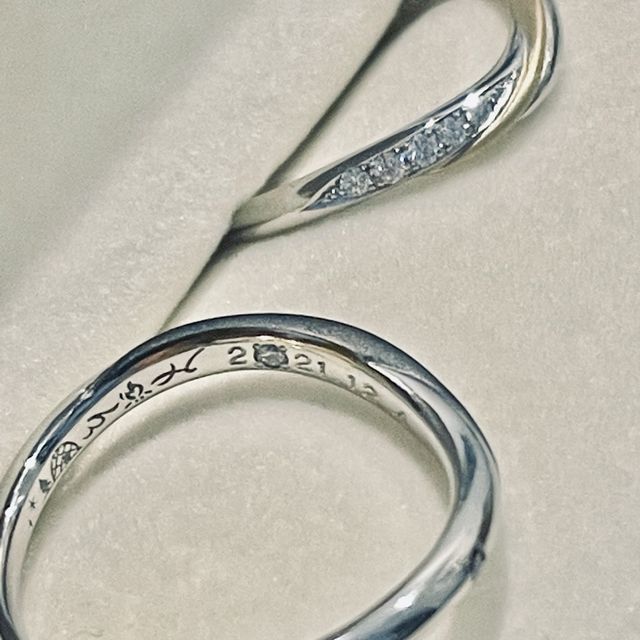 【ケイウノ ブライダル(K.UNO BRIDAL)の口コミ】 5社くらい見たんですけどよく分からなくなってしまって
お互いの指輪を手…