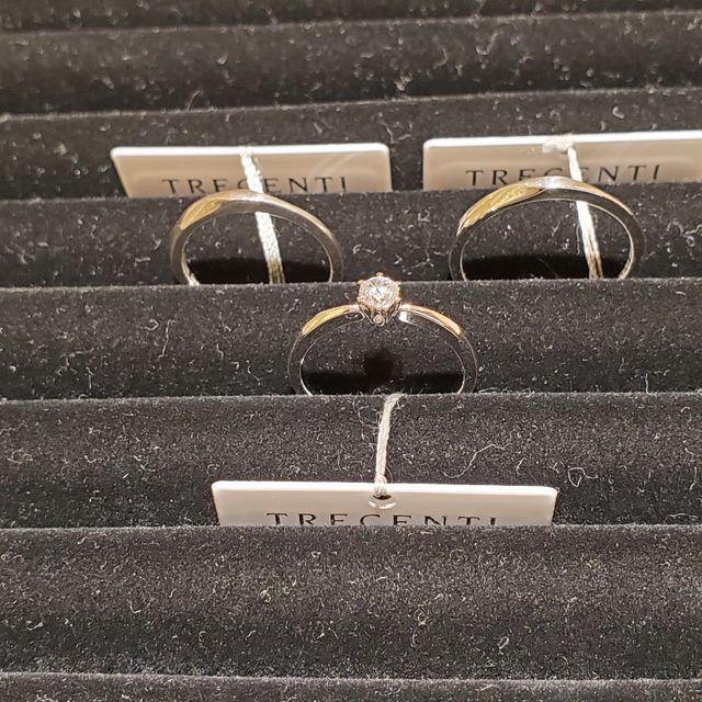 【TRECENTI(トレセンテ)の口コミ】 内甲丸造りで付け心地が大変良かったです。
ひと粒のダイヤモンドを引き立…