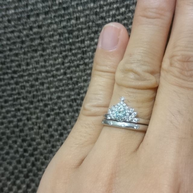 【4℃ BRIDAL(ヨンドシーブライダル)の口コミ】 エンゲージリングを探す時のポイントが「マリッジリングと重ね付けられる…