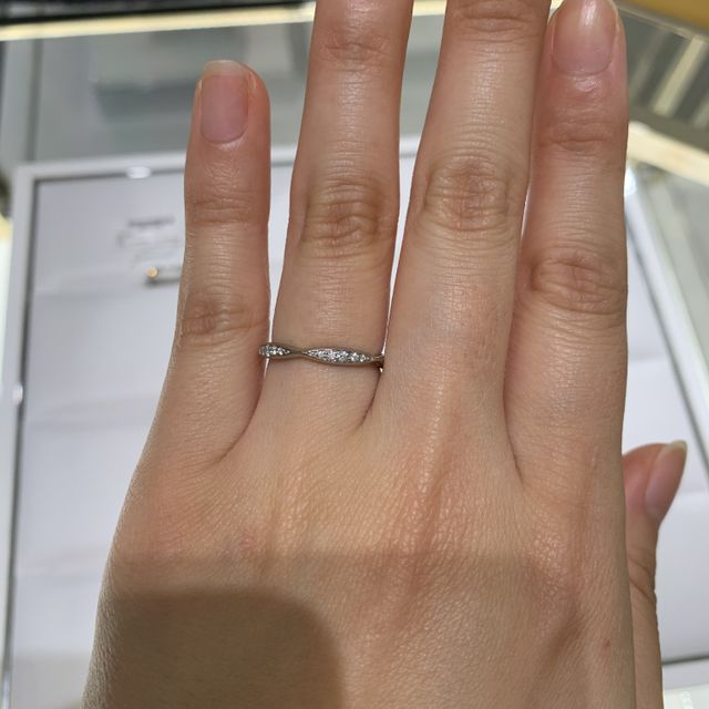 【シャネル(CHANEL)の口コミ】 日本ブランド程デザインは多くないですが、シンプルなものからカメリアの…