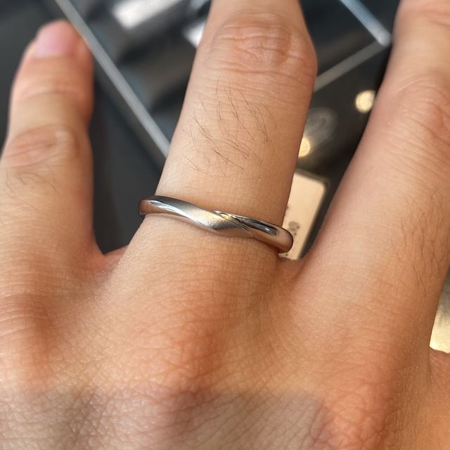 【エクセルコダイヤモンド(EXELCO DIAMOND)の口コミ】 指輪のデザインがとても豊富でした。男性はつや消し加工もできて、かっこ…