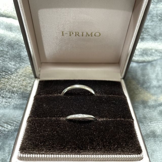 【アイプリモ(I-PRIMO)の口コミ】 旦那さんの指輪はシンプルが一番良いと思ってこのデザインにしました。私…