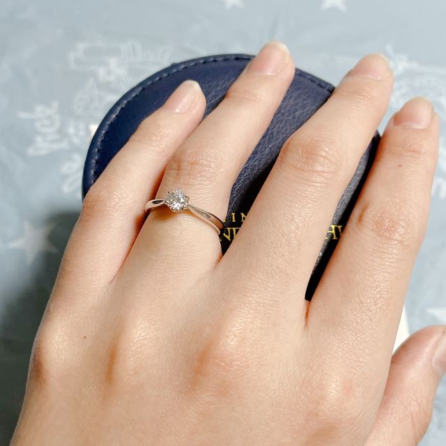 【銀座ダイヤモンドシライシの口コミ】 もうとにかく一目惚れでした！！
最初はHPでみて、ホワイトリリーが可愛い…