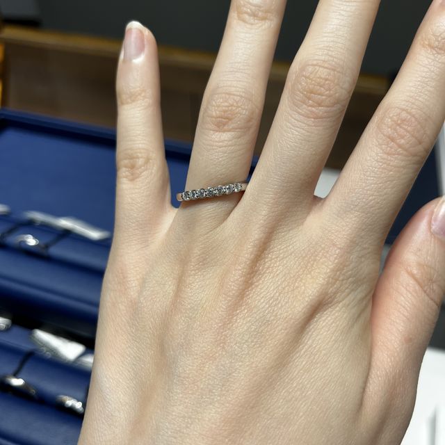 【エクセルコダイヤモンド(EXELCO DIAMOND)の口コミ】 とにかくキラキラしていてダイヤモンドをこれでもかとアピールできる指輪…