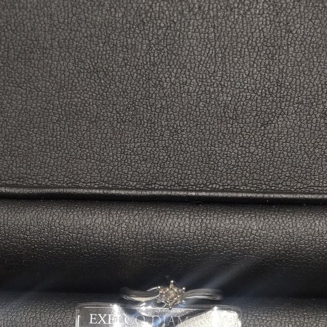 【エクセルコダイヤモンド(EXELCO DIAMOND)の口コミ】 デザインが幅広くあり、たくさんの指輪を試すことができます。シンプルな…