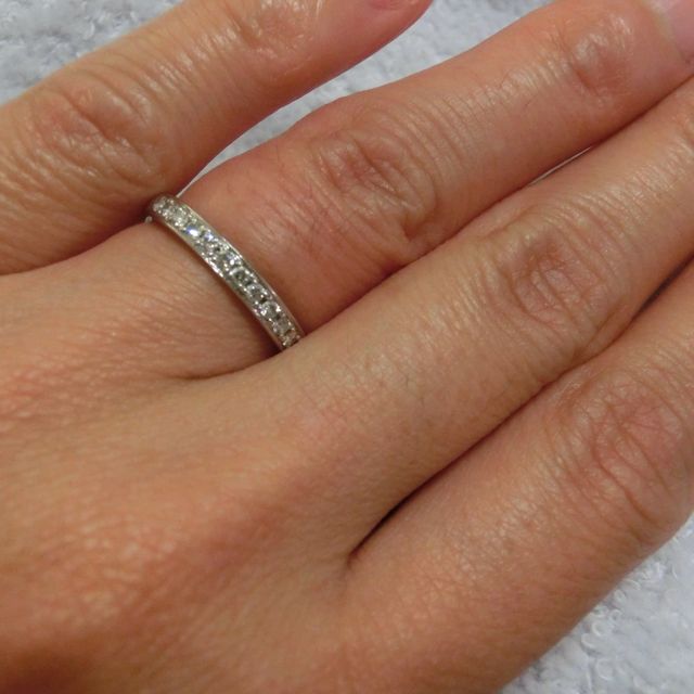 【4℃ BRIDAL(ヨンドシーブライダル)の口コミ】 婚約指輪を購入しなかったので、ダイヤのついた少し華やかな、かつ、日常…