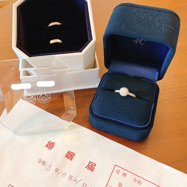 【4℃ BRIDAL(ヨンドシーブライダル)の口コミ】 婚約指輪のセンターダイヤは原産地証明が付いたものを選びました。華やか…