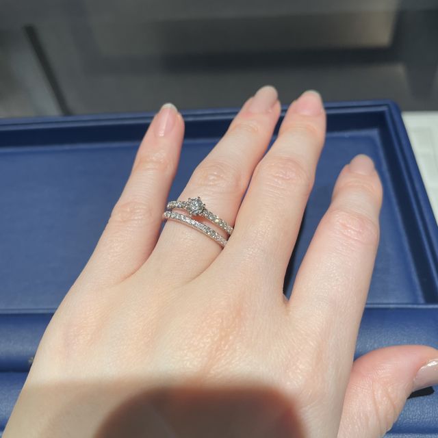 【銀座ダイヤモンドシライシの口コミ】 デザインの種類は多いですし組み合わせの方法も沢山ありましたが、全体的…