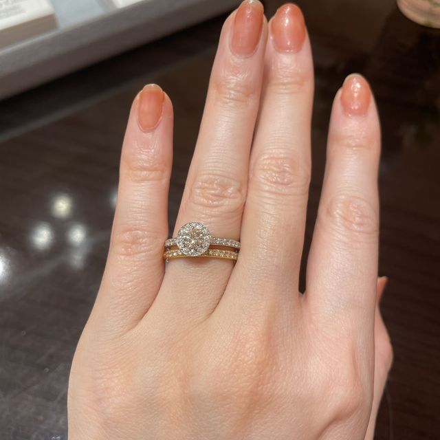 【ケイウノ ブライダル(K.UNO BRIDAL)の口コミ】 女性用男性用共に、デザイン性の高いリングが多くありました。他店と比べ…