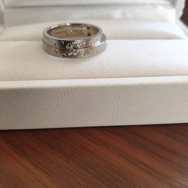 【Hamri(ハムリ)の口コミ】 ふたつの指輪を重ねるとひとつの作品になるような指輪を作りたかったので…