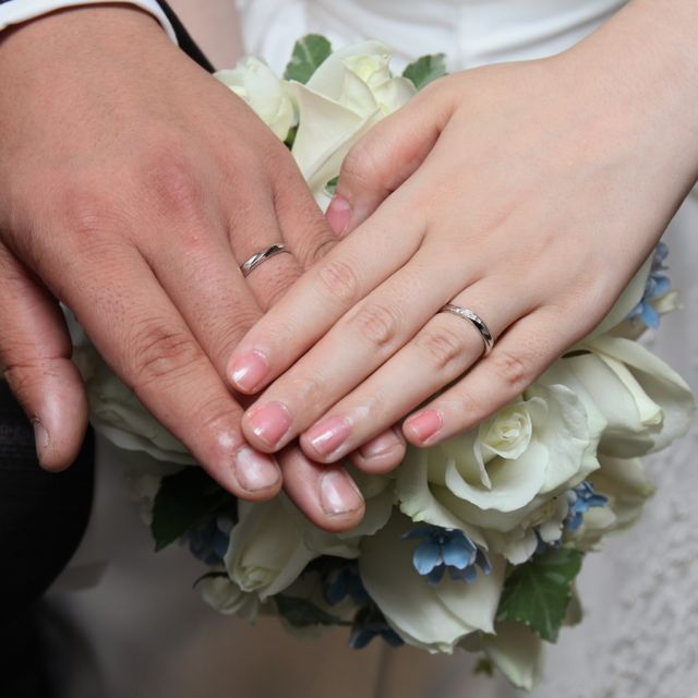 【ギンザタナカブライダル(GINZA TANAKA BRIDAL)の口コミ】 女性用はダイヤが入っていること、仕事の邪魔にならないようなシンプルな…